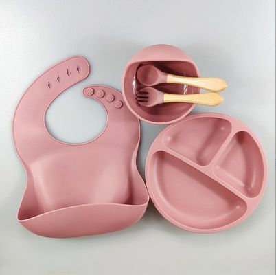 5pcs Περιβαλλοντικά φιλικό Baby Feeding Set Σιλικόνη Suction Bowls Πλάκες κουτάλι πιρούνι Bib για μικρά παιδιά