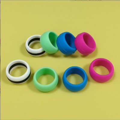 18 χιλιοστών Σιλικόνιο δαχτυλίδι γάμου Κατάλληλο για άνδρες και γυναίκες Πολυχρωματικό σχεδιασμό Υλικό ποιότητας τροφίμων